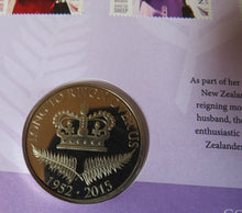Load image into Gallery viewer, 2015 New Zealand Coin &amp; Stamp Cover Longest Reigning Monarch
