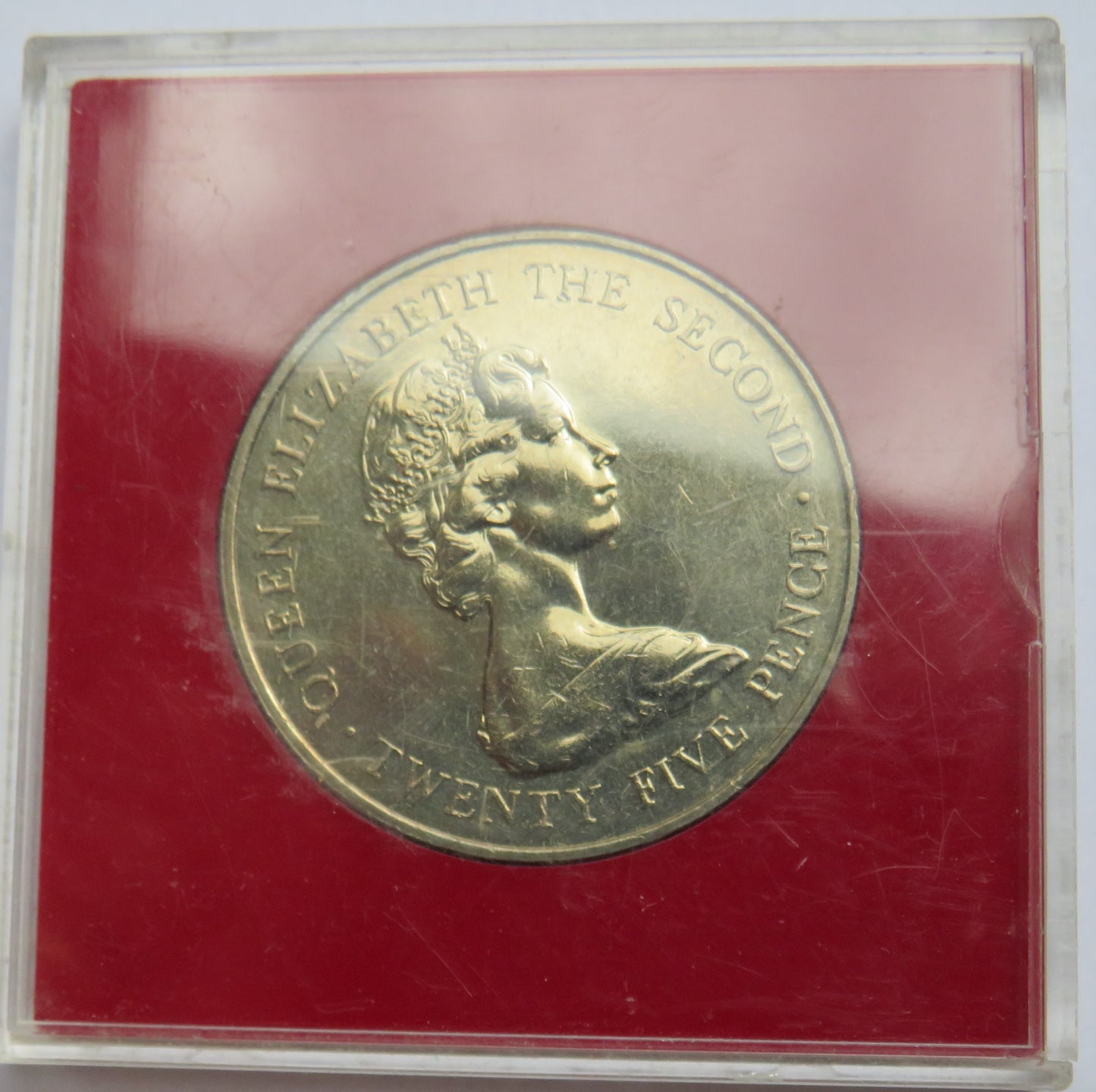 1978 Bailiwick Of Guernsey Twenty Five Pence / Crown Coin - Royal Visit