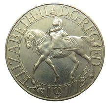 Load image into Gallery viewer, 1977 Queen Elizabeth II Silver Jubilee Commemorative Crown Coin
