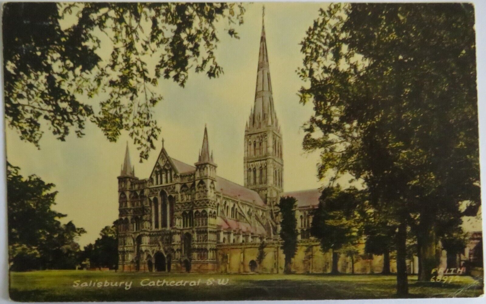 Old Postcard of Salisbury Cathedral SW - Ref : 1042