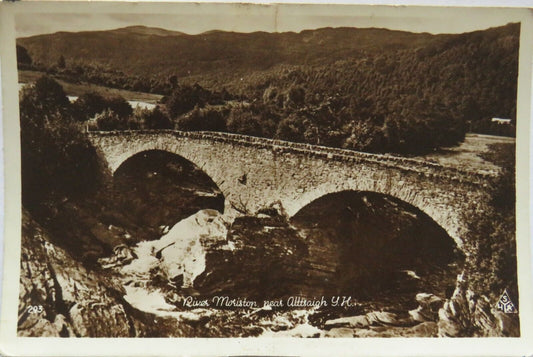 Old Postcard of River Moriston Near Alltsaigh / Alltsigh - Ref : 1009