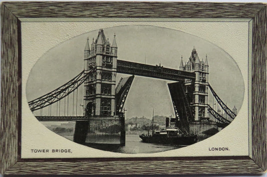 Old Postcard of Tower Bridge, London - Ref : 1035