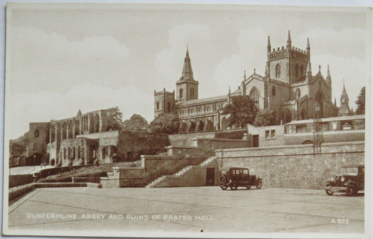 Old Postcard of Dunfermline Abbey and Ruins of Frater Hall - Ref : 1010
