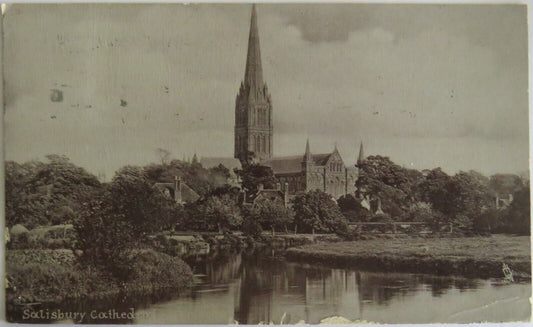 Old Postcard of Salisbury Cathedral 1917 - Ref : 1042
