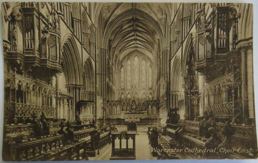 Old Postcard of Worcester Cathedral Choir East 1920 - Ref : 1037