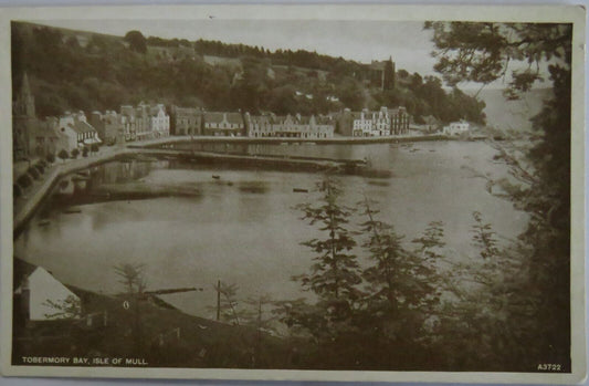 Old Antique Postcard Of Tobermory Bay, Isle of Mull - Ref : 1040