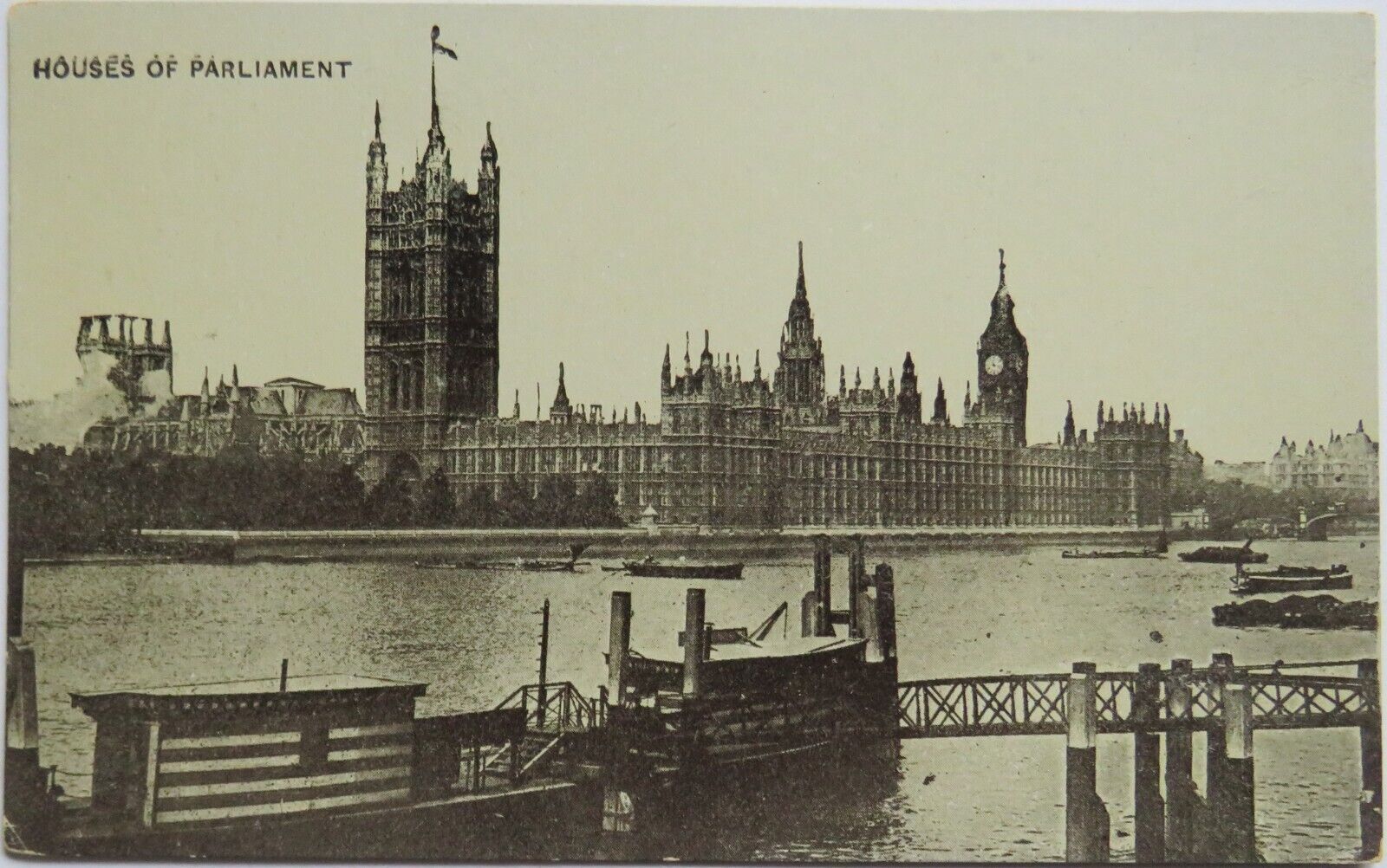 Old Postcard of Houses of Parliament London - Ref : 1034
