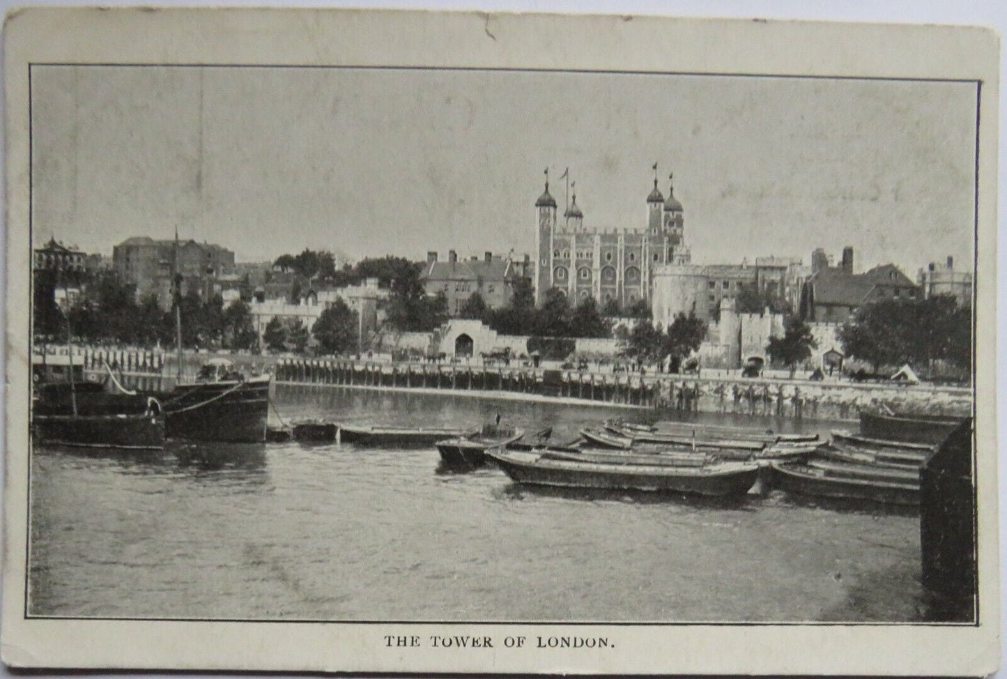 Old Postcard of The Tower of London - Ref : 1035