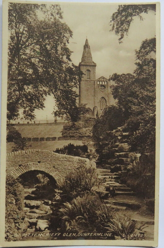 Old Postcard of In Pittencrieff Glen, Dunfermline - Ref : 1036