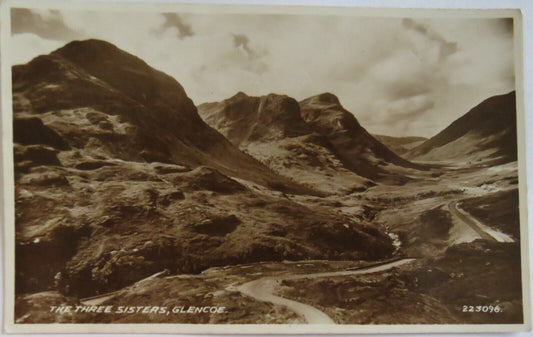 Old Antique Postcard of The Three Sisters Glencoe - Ref : 1038