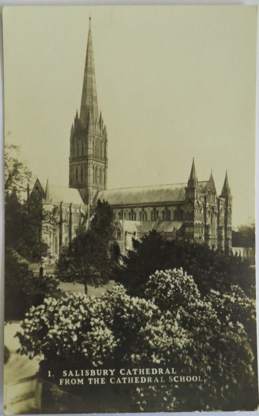 Old Postcard of Salisbury Cathedral - Ref : 1042