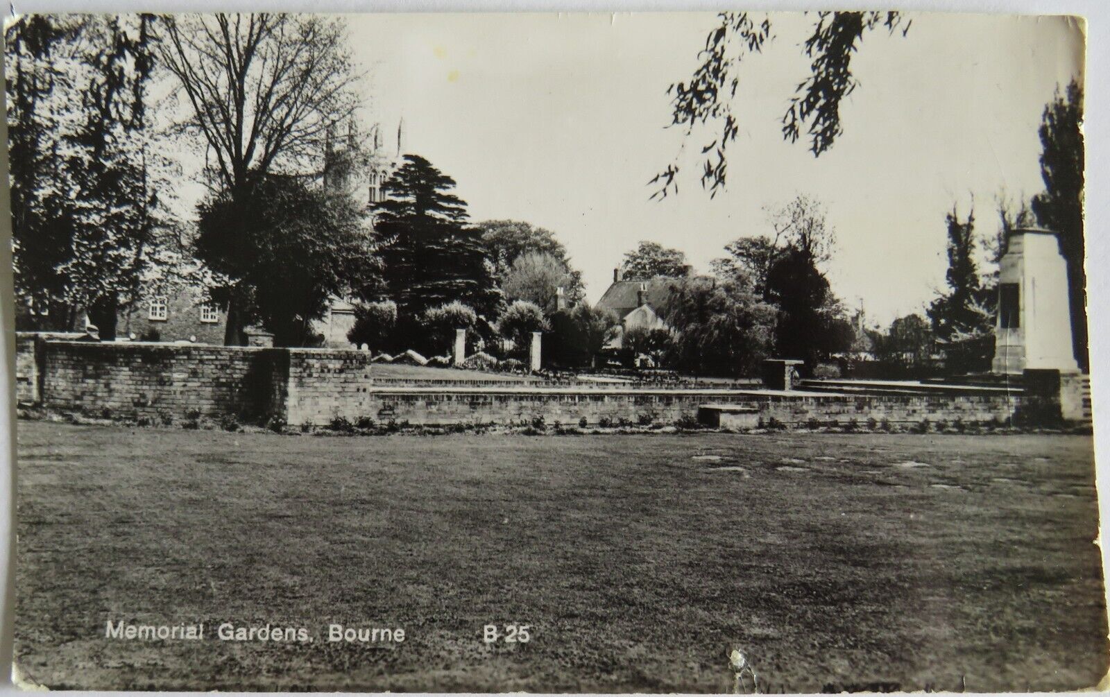Old Postcard of Memorial Gardens, Bourne 1974  - Ref : 1003