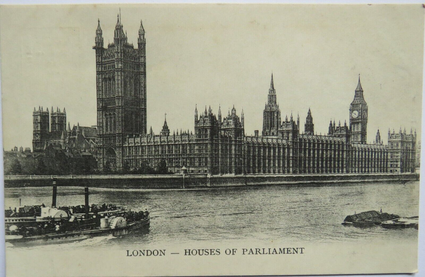 Old Postcard of London Houses of Parliament - Ref : 1034