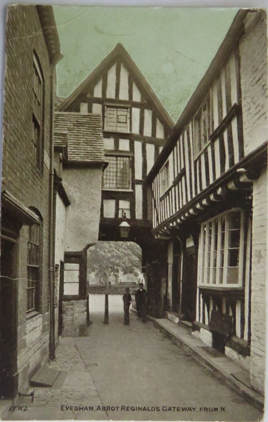 Old Postcard of Evesham Abbot Reginald's Gateway - Ref : 1031