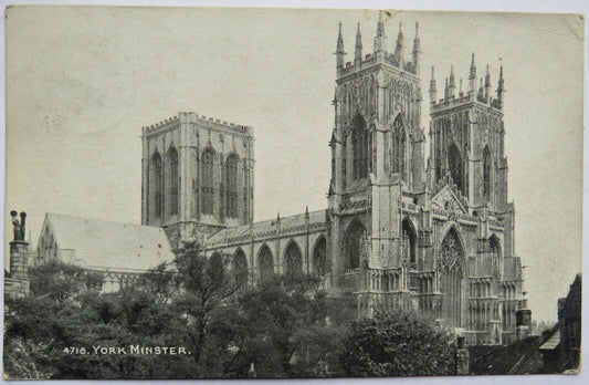 Old Postcard of York Minster 1915