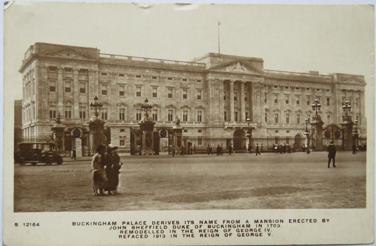 Old Photo Postcard Of Buckingham Palace