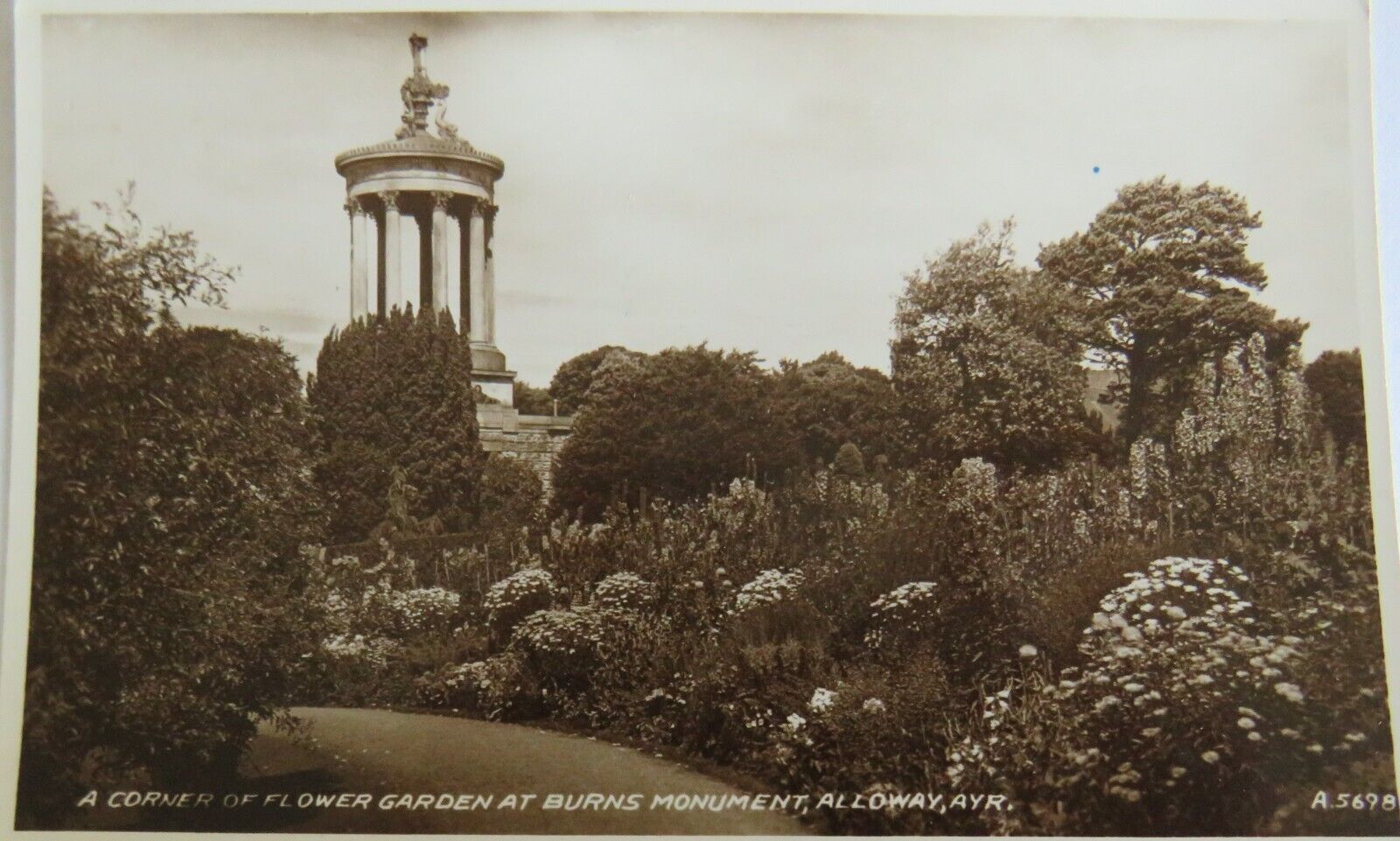 Old Postcard of Flower Garden Burns Monument, Alloway, Ayr  - Ref : 1029