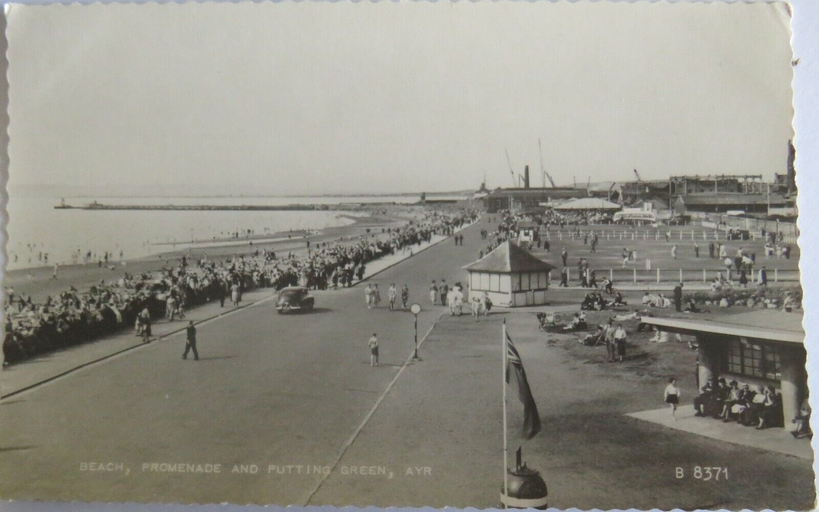 Old Postcard of Beach, Promenade and Putting Green, Ayr - Ref : 1029