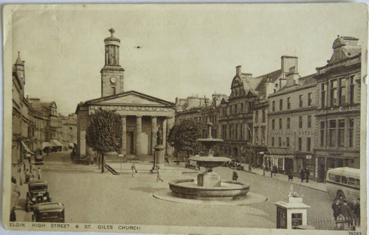 Old Postcard Of  Elgin High Street & St Giles Church - Ref : 1001