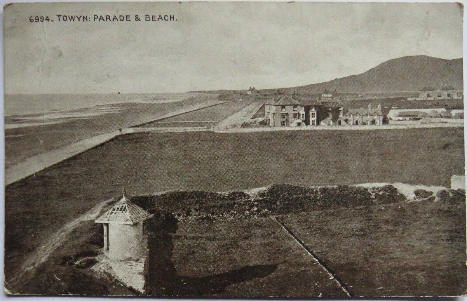 Old Postcard of Towyn Parade and Beach 1916 - Ref : 1036