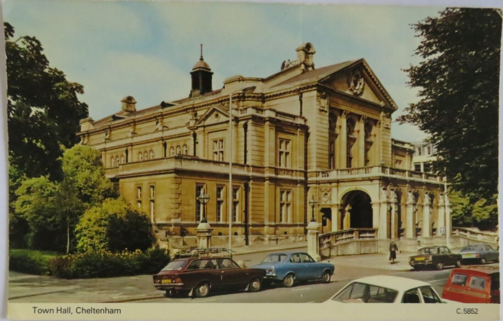 Old Vintage Postcard of The Townhall Cheltenham - Ref : 1038