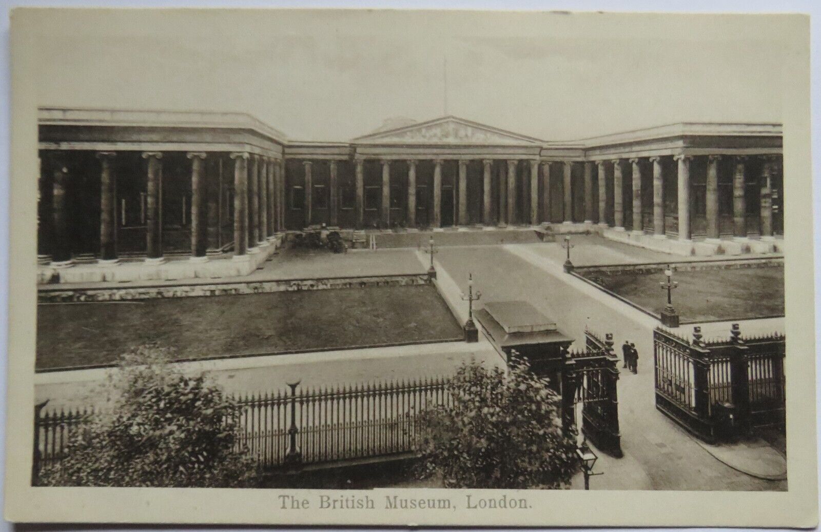 Old Postcard of The British Museum London - Ref : 1035