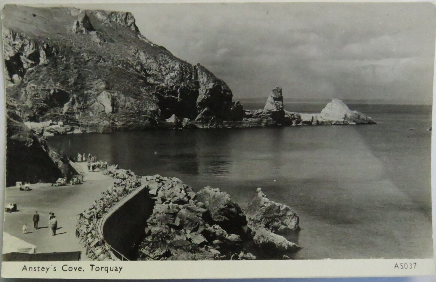 Old Postcard of Anstey's Cove, Torquay - Ref : 1036