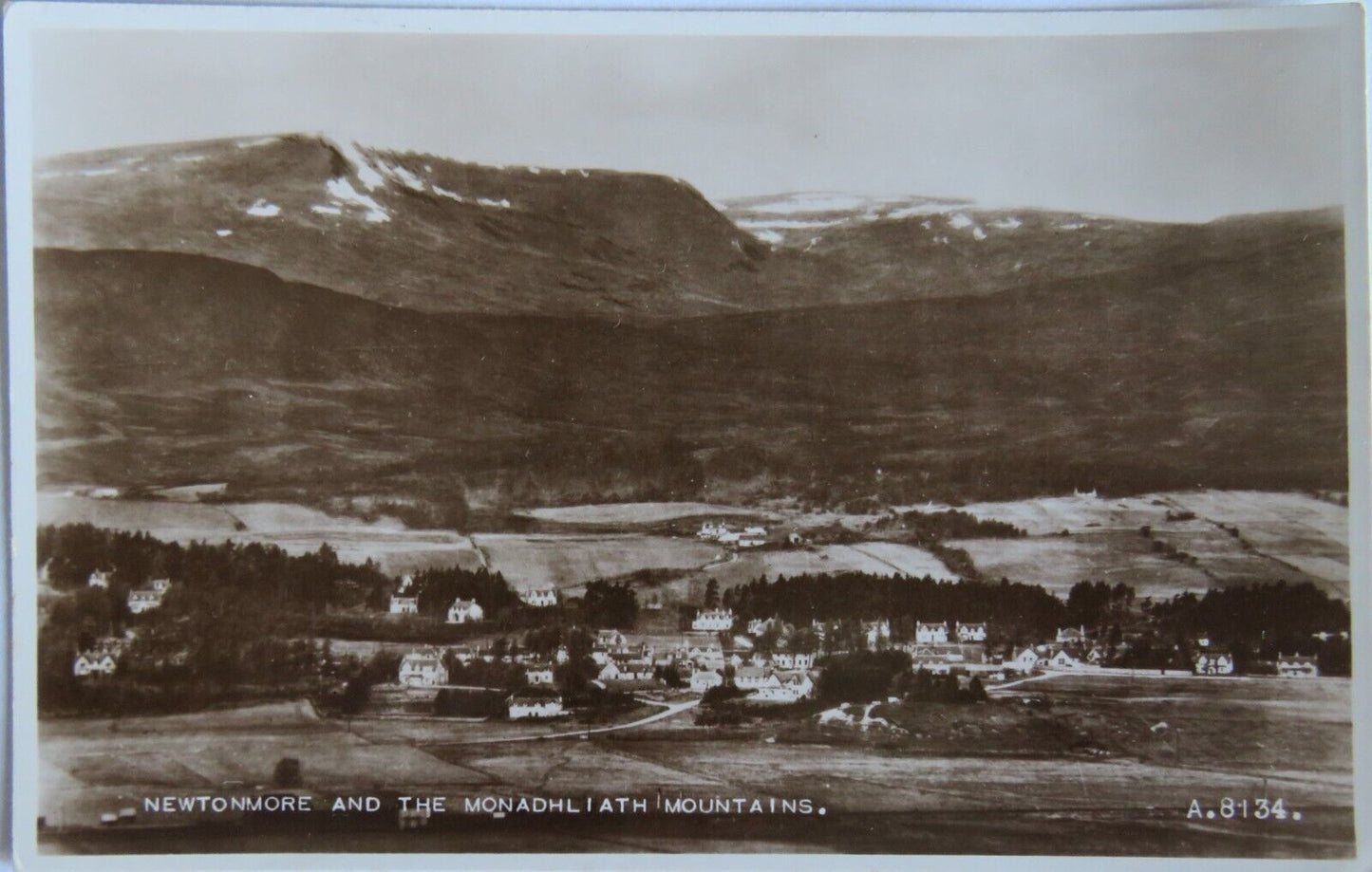 Old Postcard Of Newtonmore and The Monadhliath Mountains  - Ref : 1001