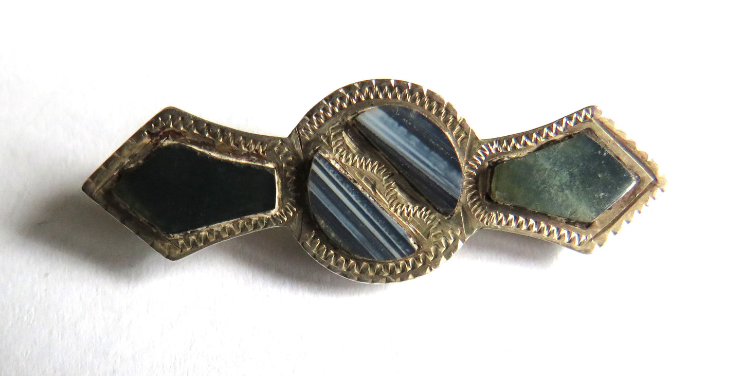Vintage Scottish Sterling Silver & Agate Brooch