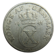 Load image into Gallery viewer, 1941 Denmark 5 Ore Coin
