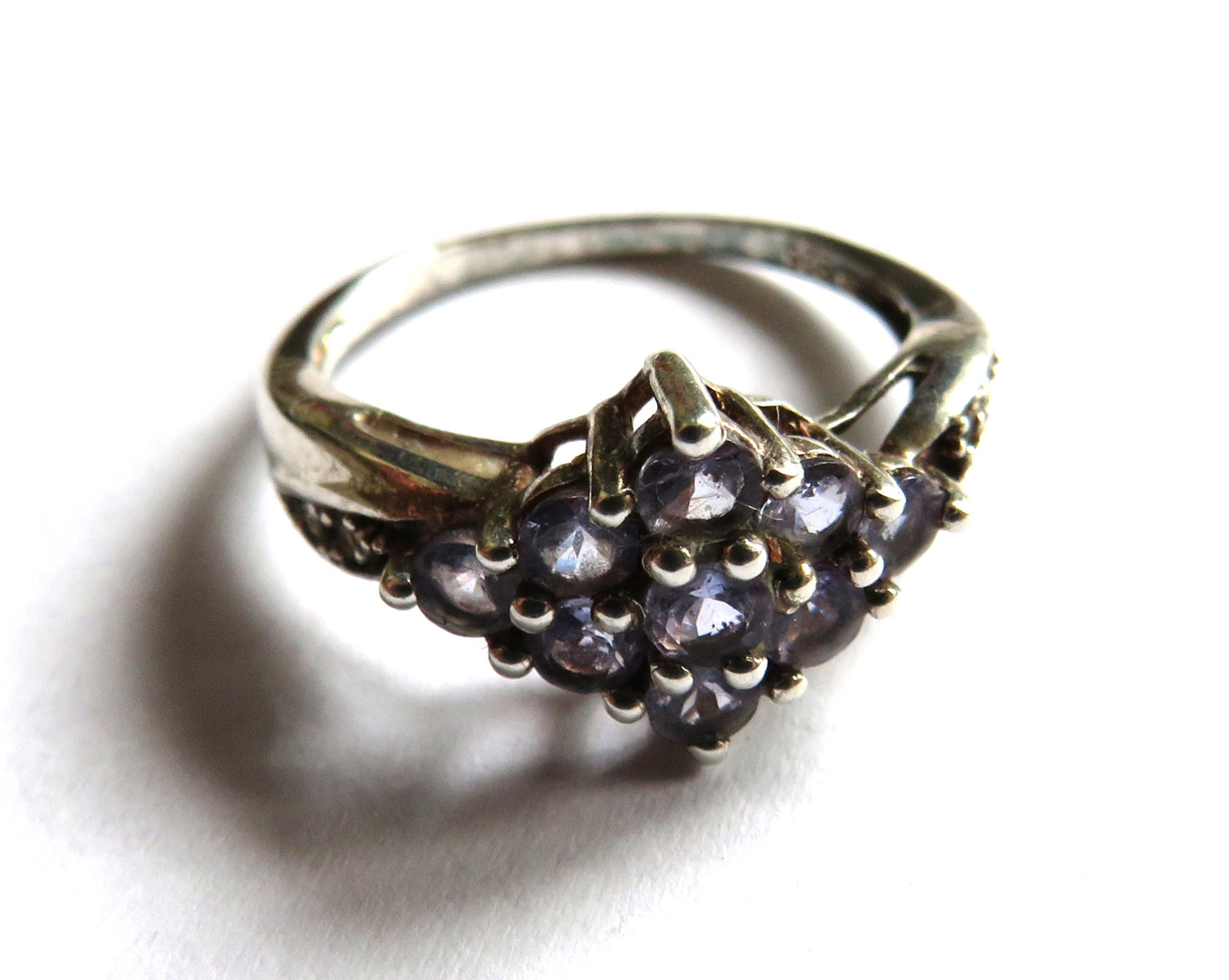 Stylish Ladies Sterling Silver & Lilac Stone Ring UK Size O & 1/2