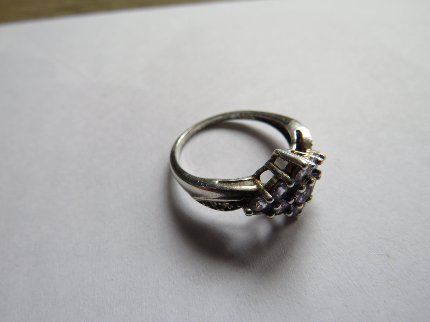Stylish Ladies Sterling Silver & Lilac Stone Ring UK Size O & 1/2