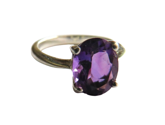 Stylish Ladies Sterling Silver & Purple Stone Ring - UK Size O & 1/2