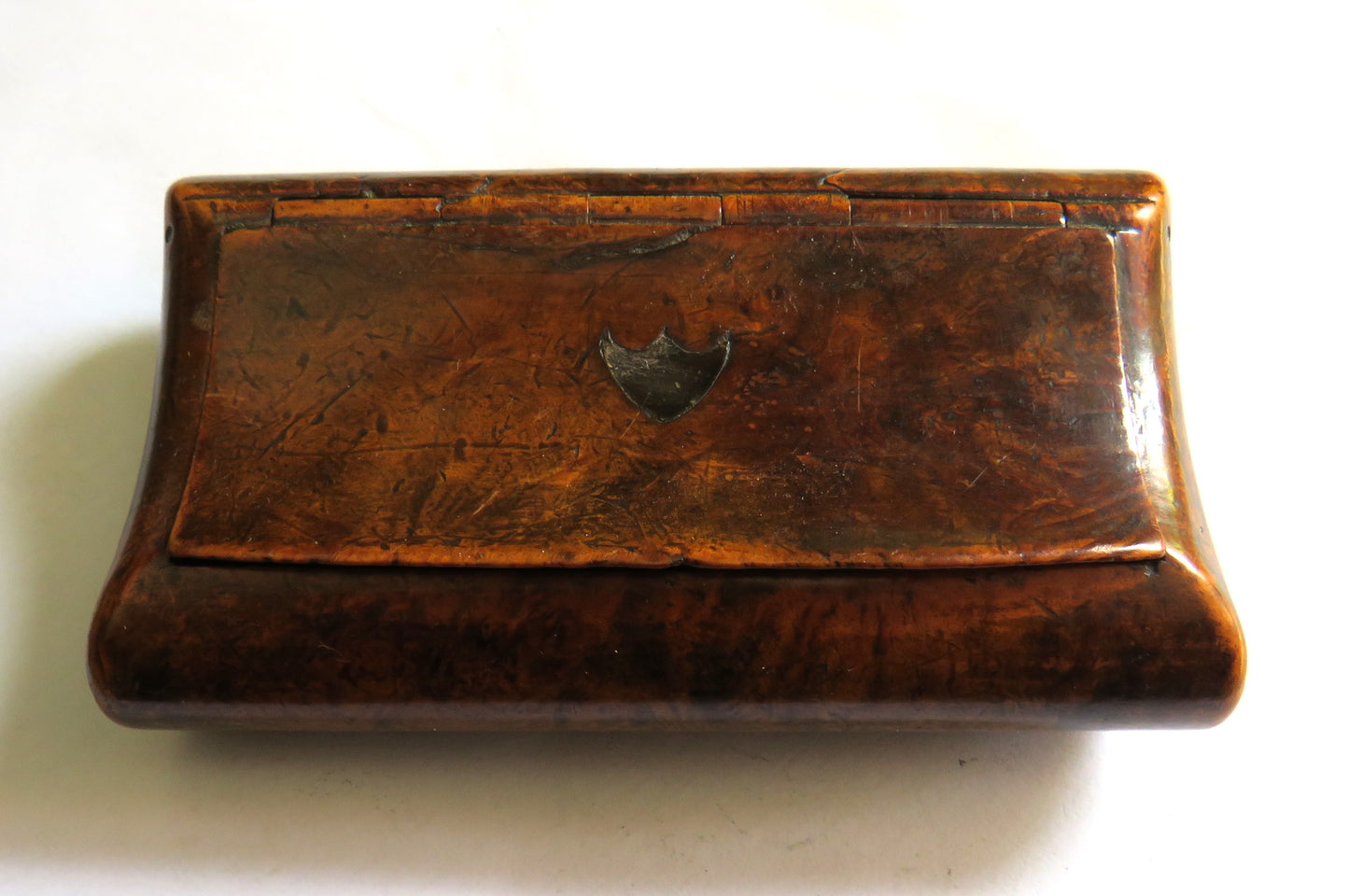 Good Quality Antique Walnut Snuff Box