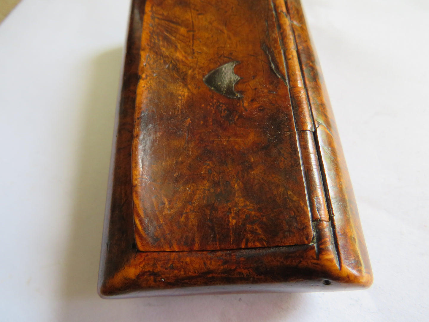 Good Quality Antique Walnut Snuff Box