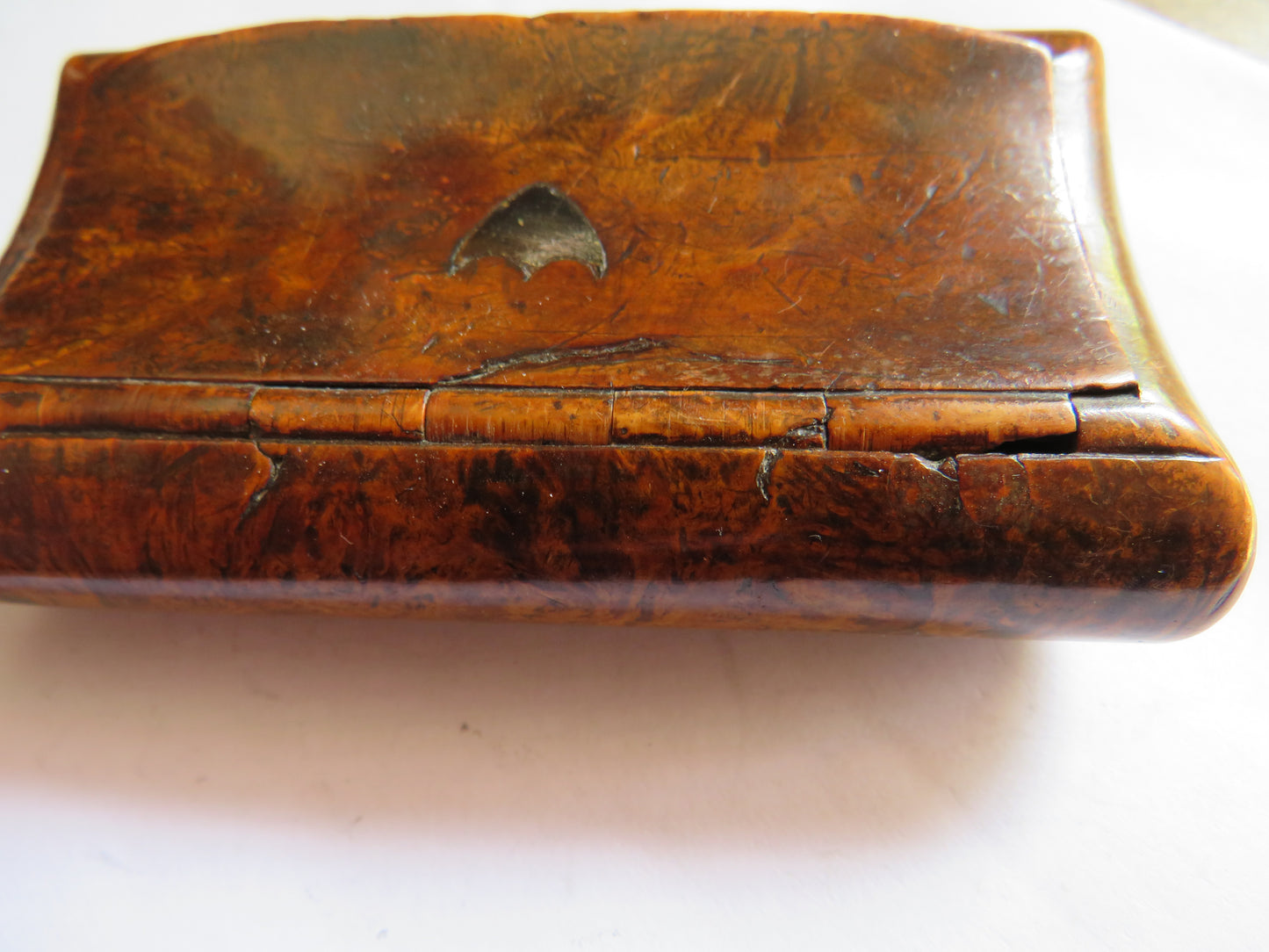 Good Quality Antique Walnut Snuff Box
