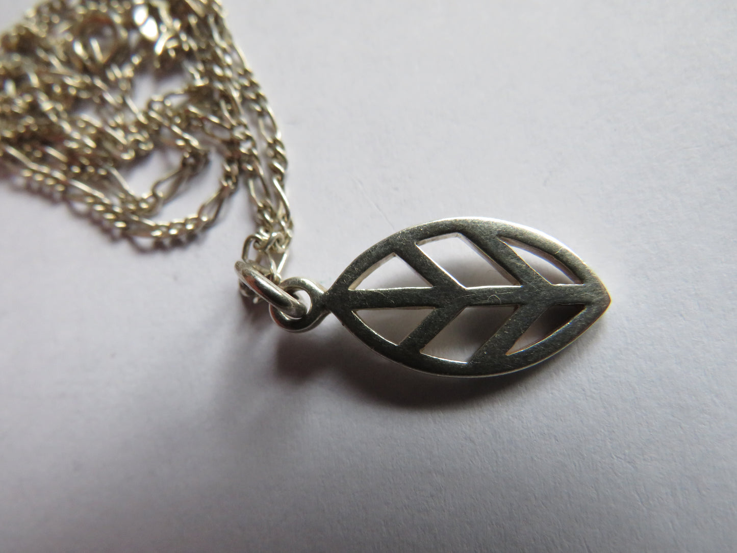Stylish Ladies Sterling Silver Necklace & Pendant