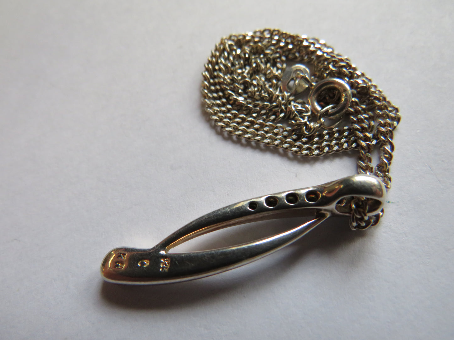 Stylish Ladies Sterling Silver Necklace & Pendant By Kit Heath