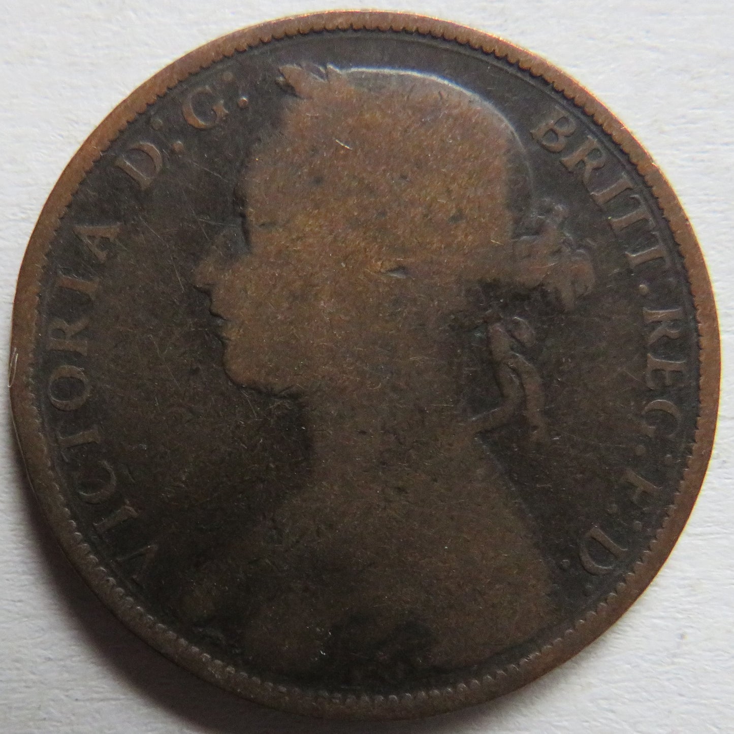 1881-H Queen Victoria Bun Head One Penny Coin - Great Britain
