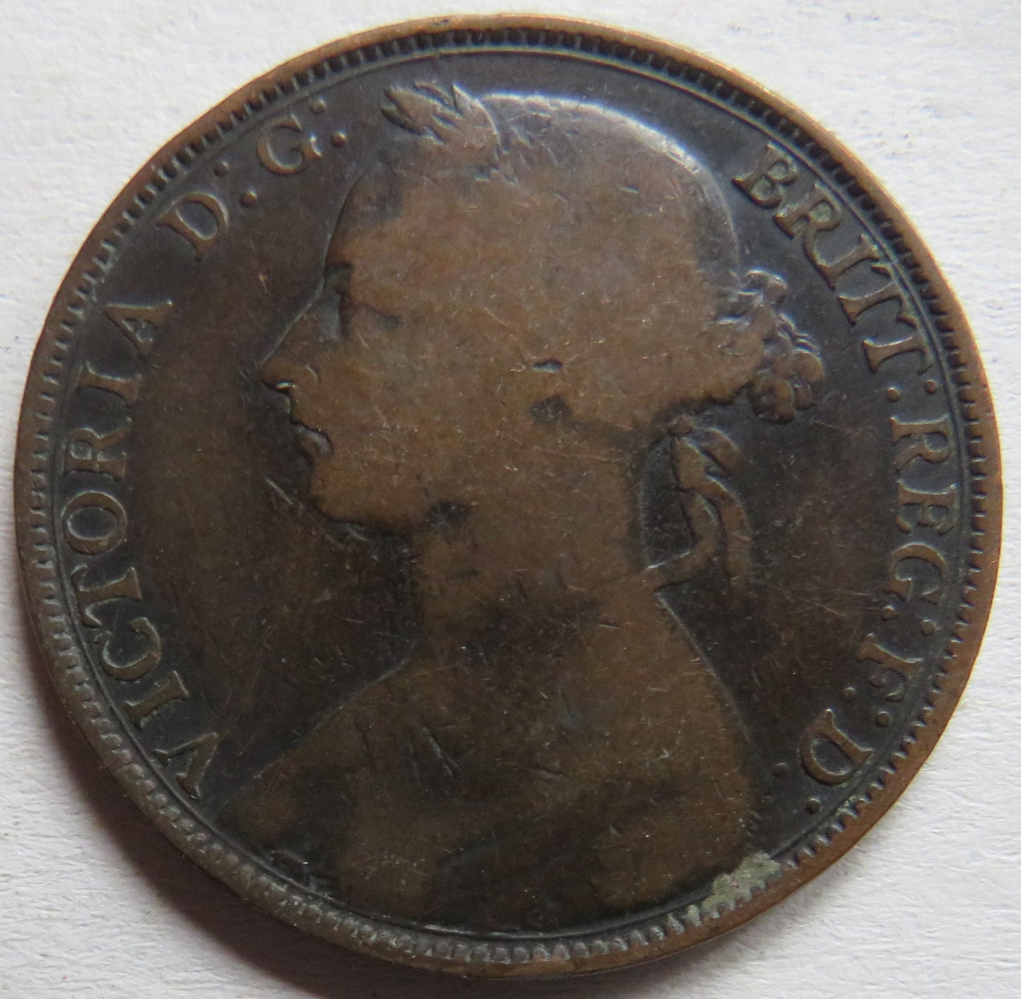 1889 Queen Victoria Bun Head One Penny Coin - Great Britain