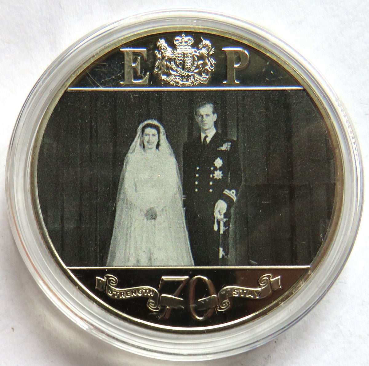 2017 Gibraltar One Crown Commemorative Coin "Elizabeth & Philip Platinum Wedding" image 2