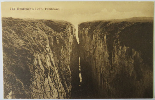 Vintage Postcard of The Huntsman's Leap, Pembroke