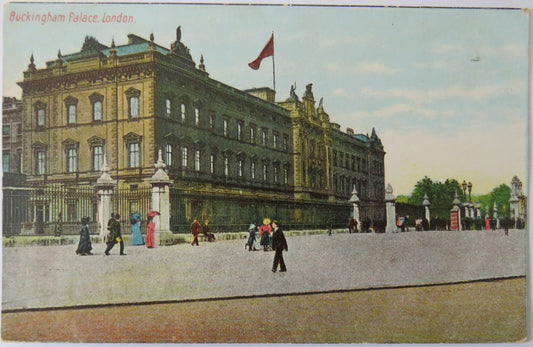 Vintage Postcard of Buckingham Palace, London
