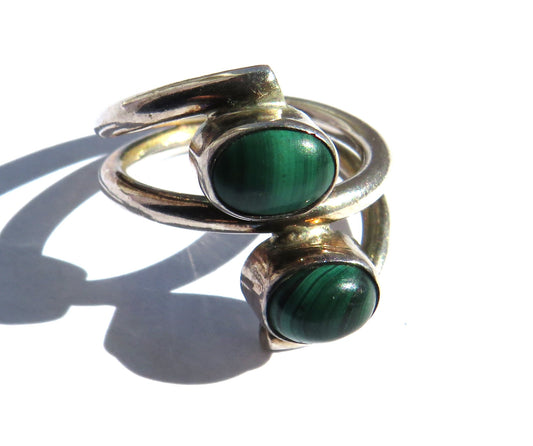 Stylish Ladies Sterling Silver & Malachite Ring - UK Size P