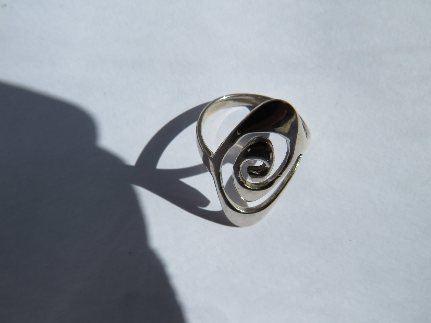 Stylish Ladies Sterling Silver Ring - UK Size Q & 1/2