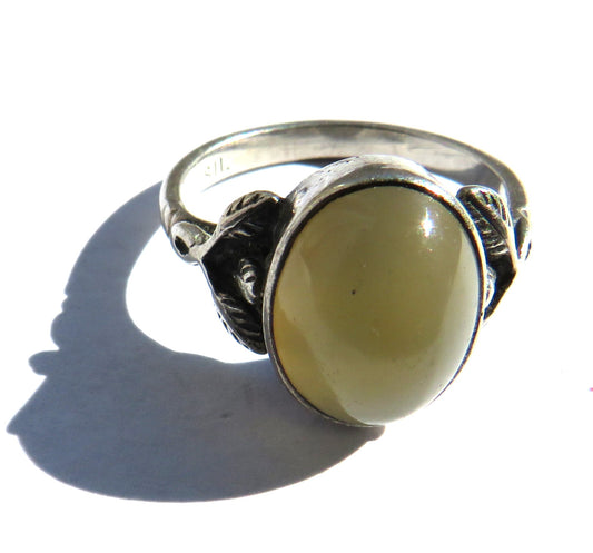 Vintage Ladies Silver & Quartz Ring - UK Size M