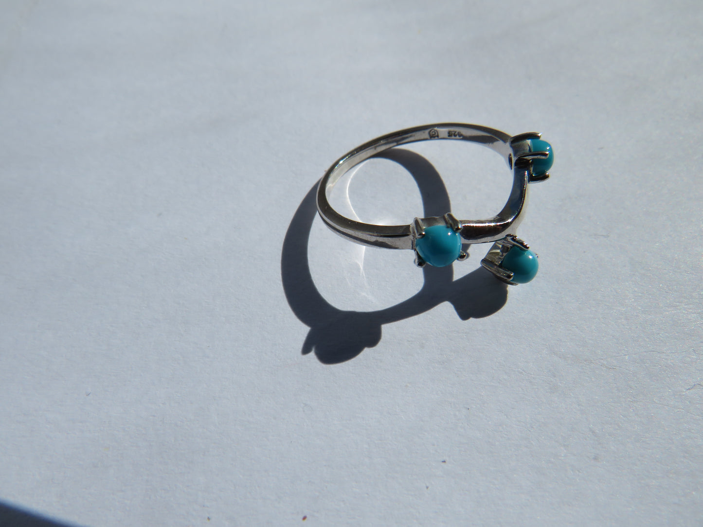 Stylish Ladies Sterling Silver & Turquoise Ring - UK Size P & 1/2