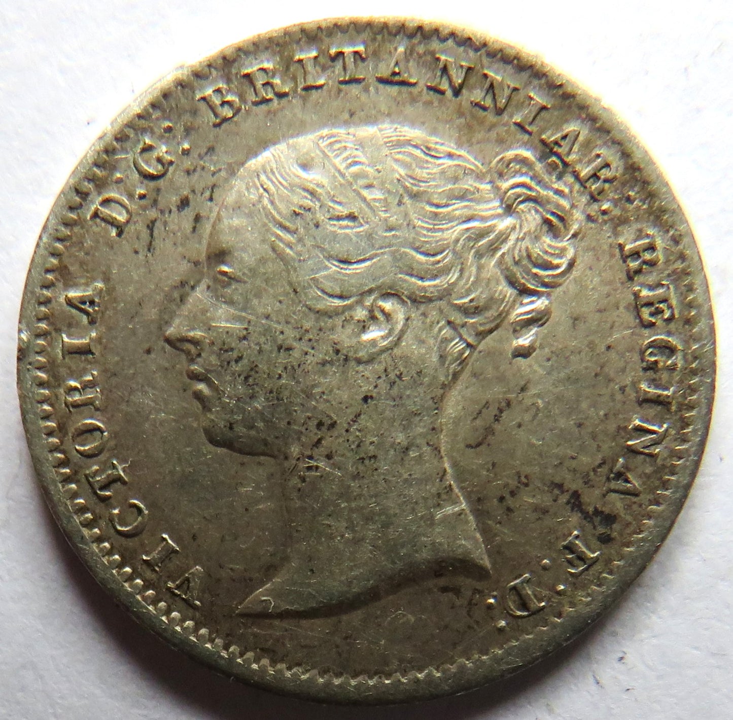 1860 Queen Victoria Silver Threepence Coin In Better Grade - Great Britain