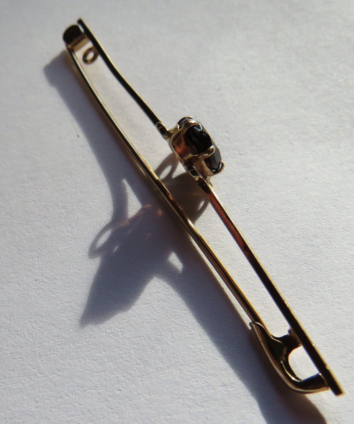 Antique 9ct 375 Gold & Dark Coloured Stone Bar Brooch