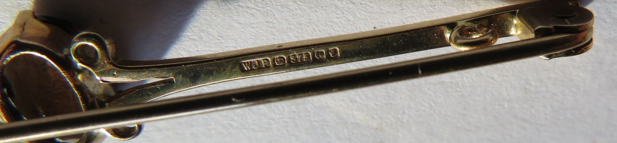 Antique 9ct 375 Gold & Dark Coloured Stone Bar Brooch
